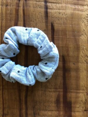 Chouchou gris à pois