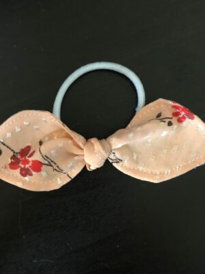 Noeud sur élastique à cheveux printemps