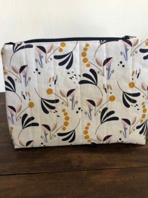 Pochette matelassée "fleurs légères"