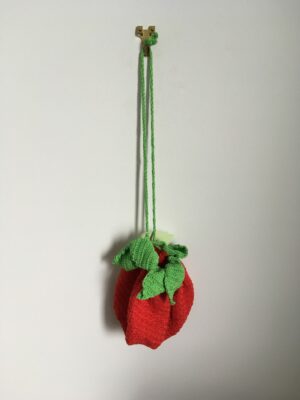 Pochon fraise au crochet