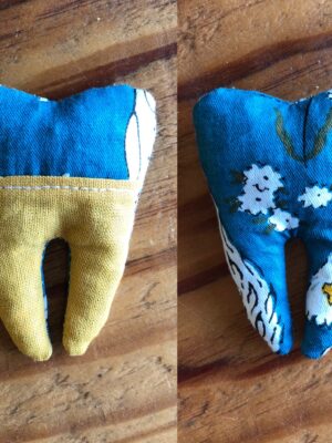 Dents pour petite souris blanc pétrole moutarde