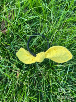 Noeud sur élastique "Broderie anglaise jaune"